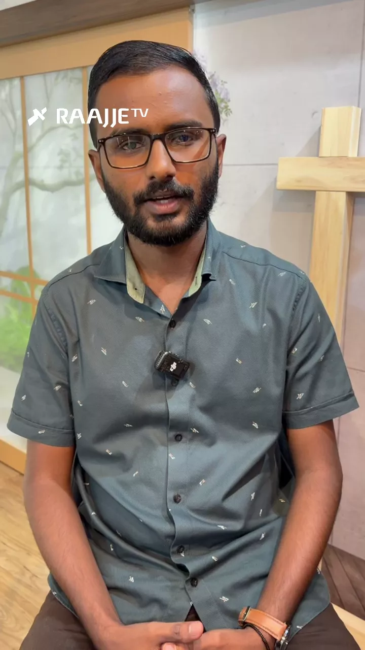އިވްނިންގ ޓީ: ސްޓެލްކޯ އިން ބޮނޑިއެއް ބޮއިފި.