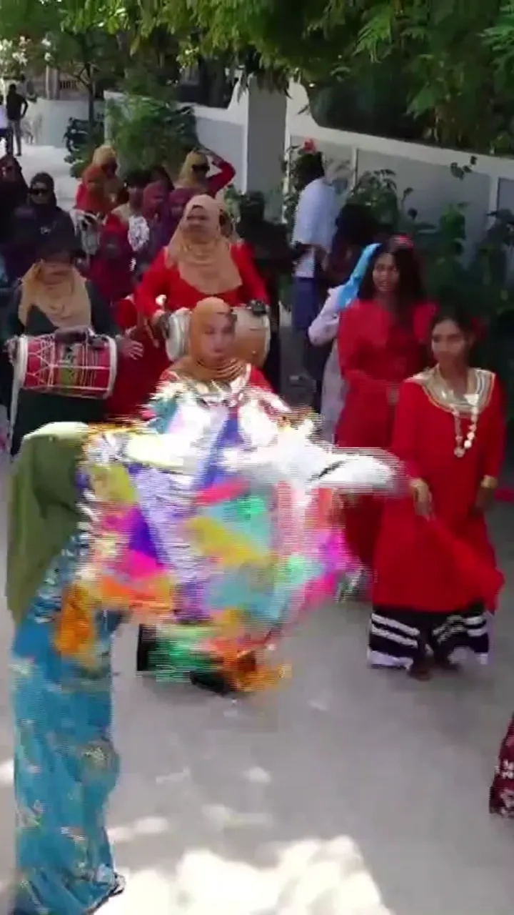 ކަމަދޫ އީދު އުފާ: އަންހެނުންގެ ކޯޑީގެ ފޯރި ނިކަން ގަދަ